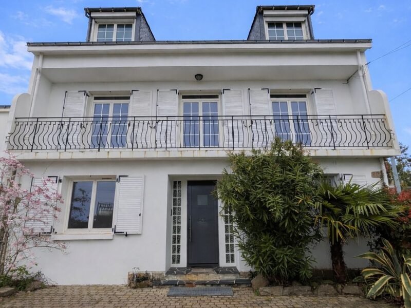 Maison 12 lits, à louer en un bail, 3500€ mensuel